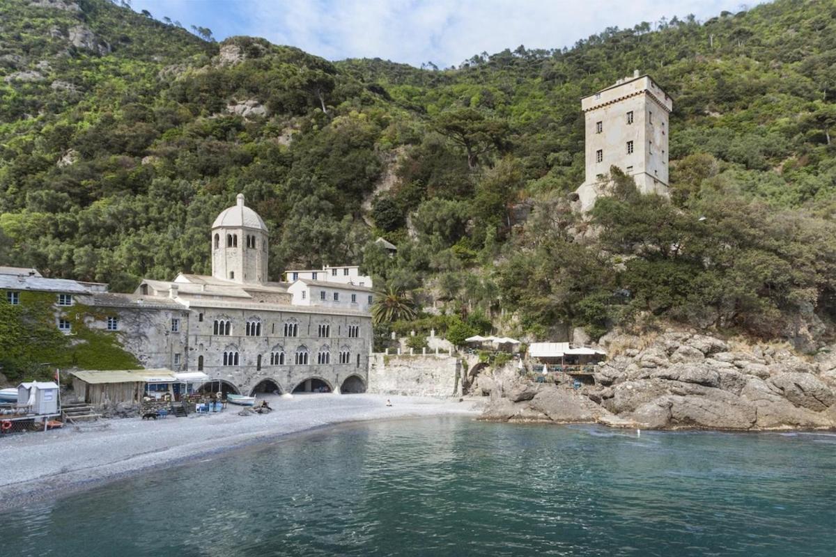 Sea View Apartment With Private Garden Camogli Bagian luar foto